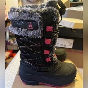 Kamik snow boots girl